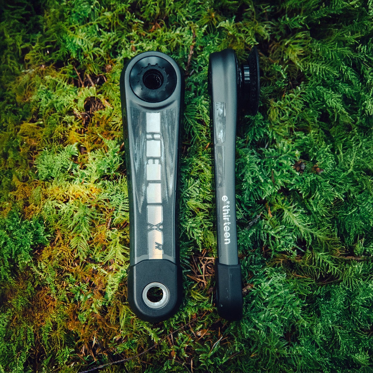 ethirteen Helix Race Carbon espec Cranks for ISIS Spindle - 160mm, 26mm Offset, Graphite