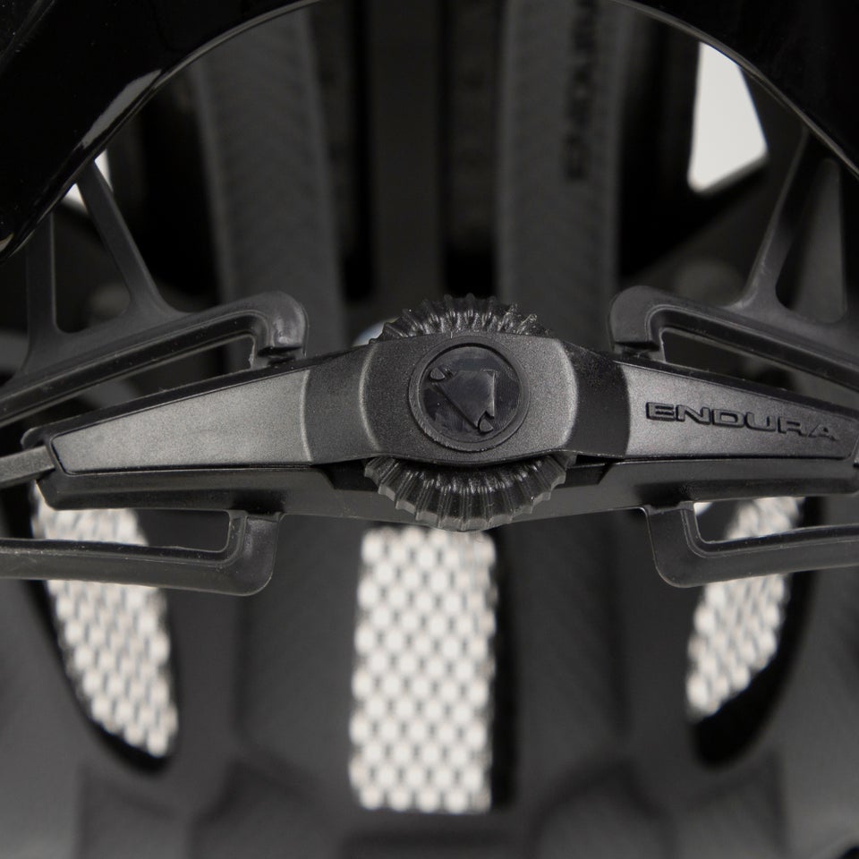 Endura - HUMMVEE PLUS MIPS HELMET BK  S-M  RE1553BK
